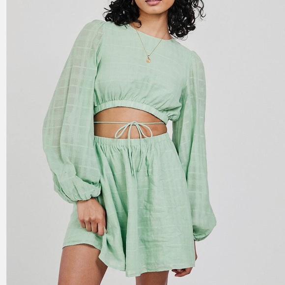 Cutout Midi Dress in light lime green - Picture 3 of 6